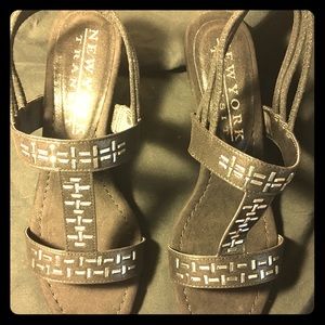 ‼️NEW‼️New York Transit Wedge Sandals Size 10M